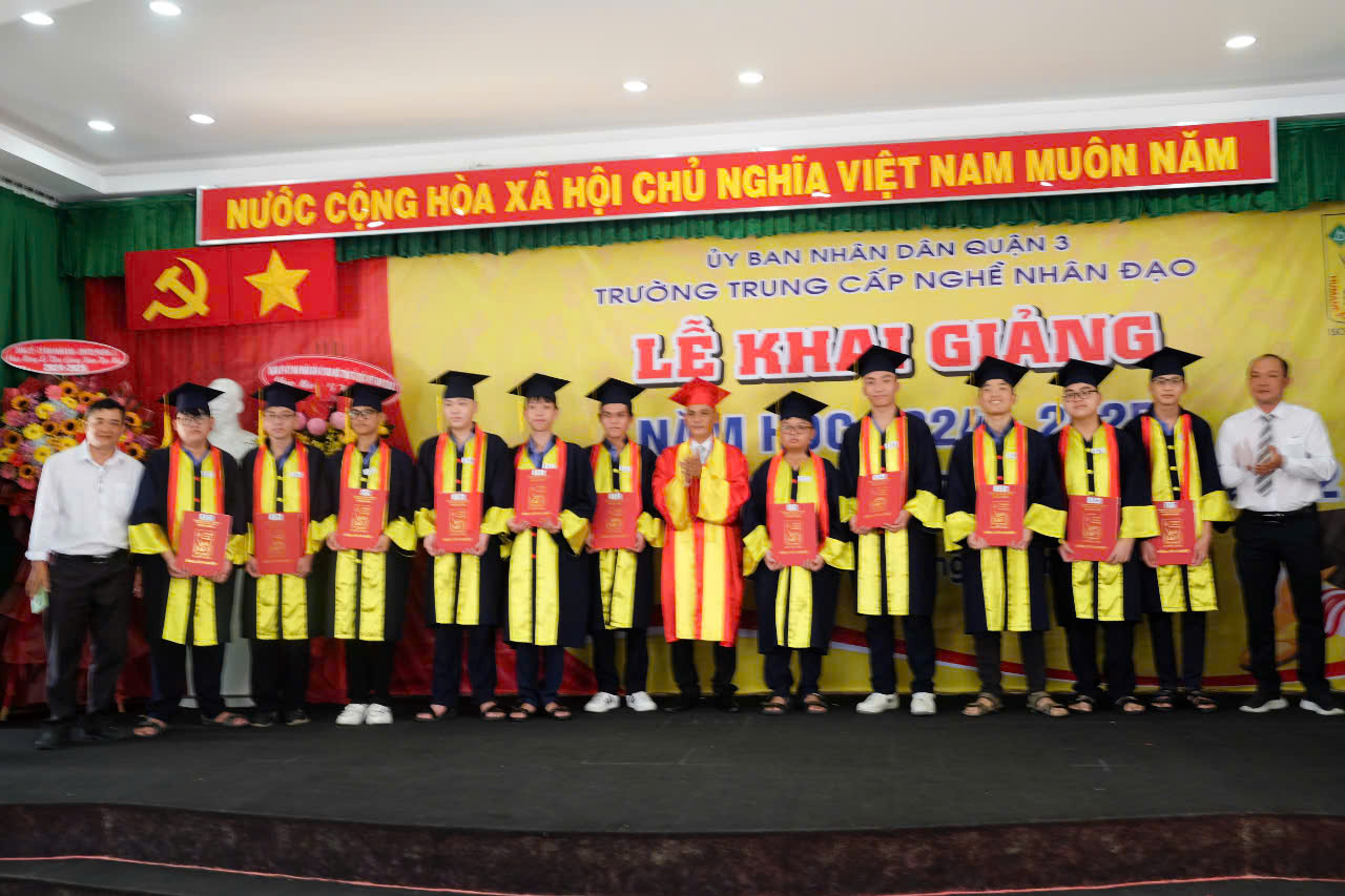 Trường Trung cấp nghề Nhân Đạo khai giảng năm học 2024 – 2025 và Trao bằng Tốt nghiệp cho học sinh Khóa 2022