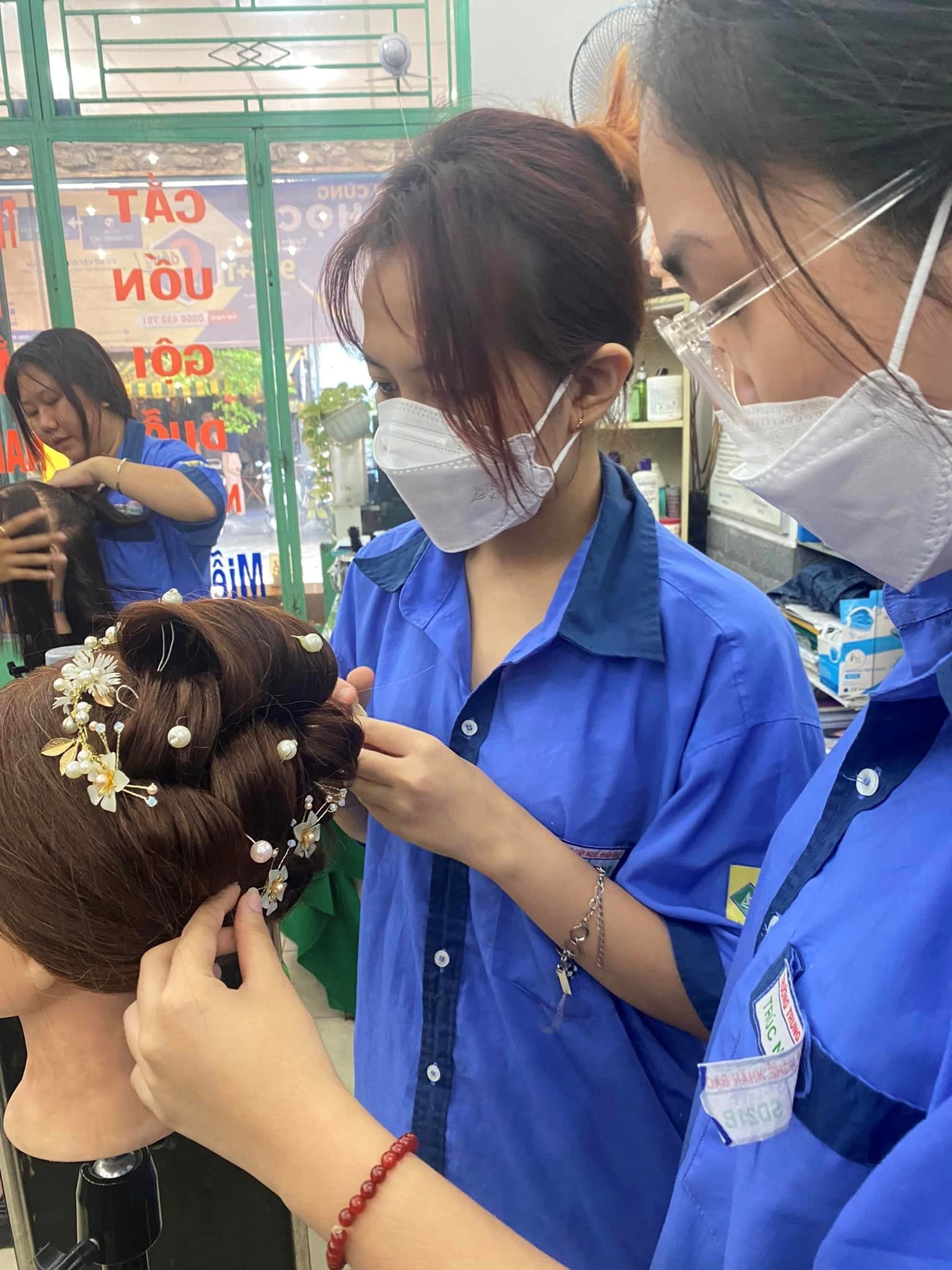 Ngành chăm sóc sắc đẹp thoát mác 'học cho có nghề'