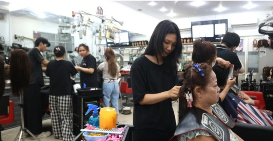 Một địa điểm cắt tóc, làm nail, gội đầu dưỡng sinh... miễn phí ở TP.HCM