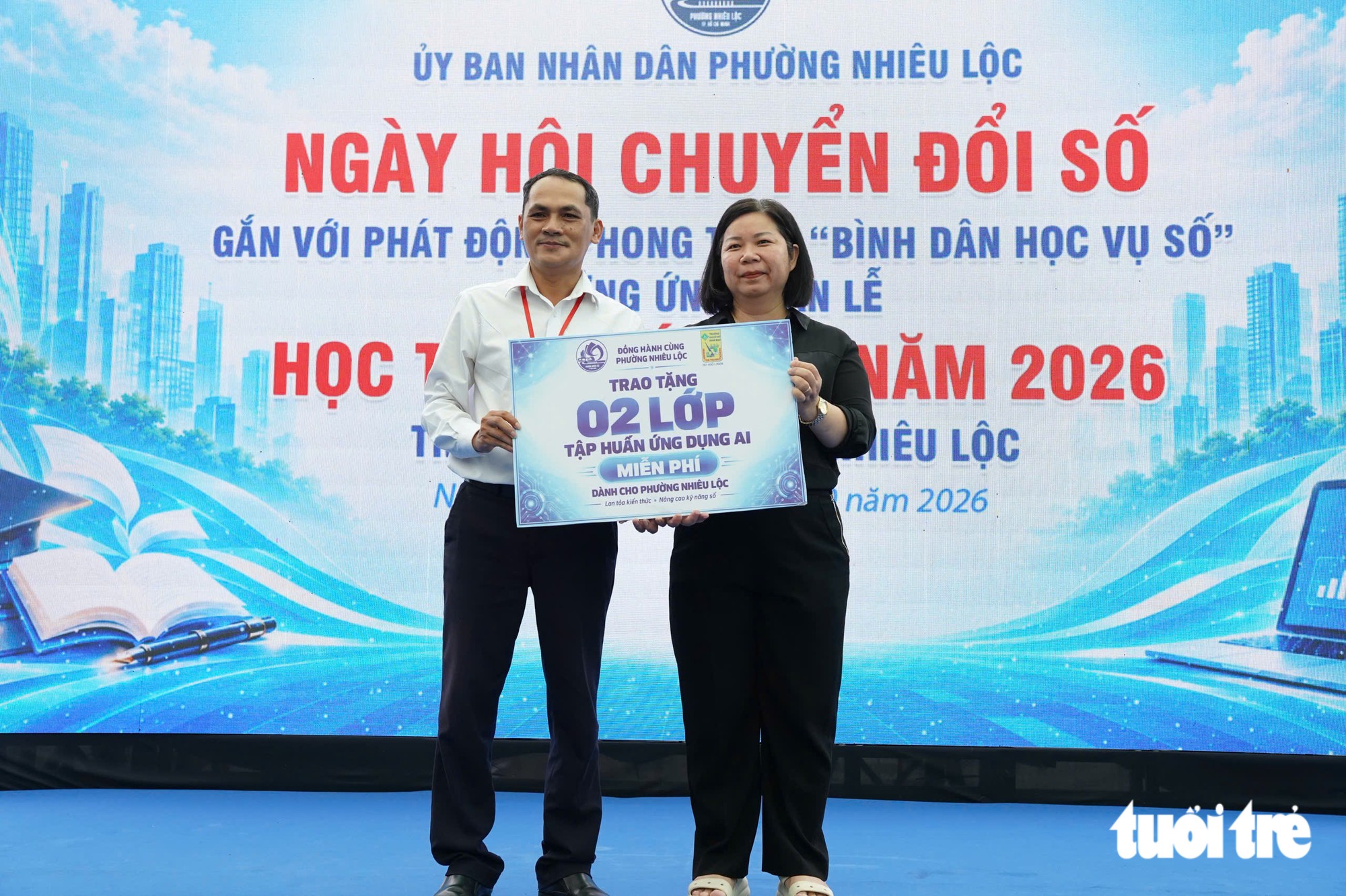 Phường Nhiêu Lộc phổ cập AI cho người dân tìm hiểu thủ tục hành chính và tránh bị lừa đảo